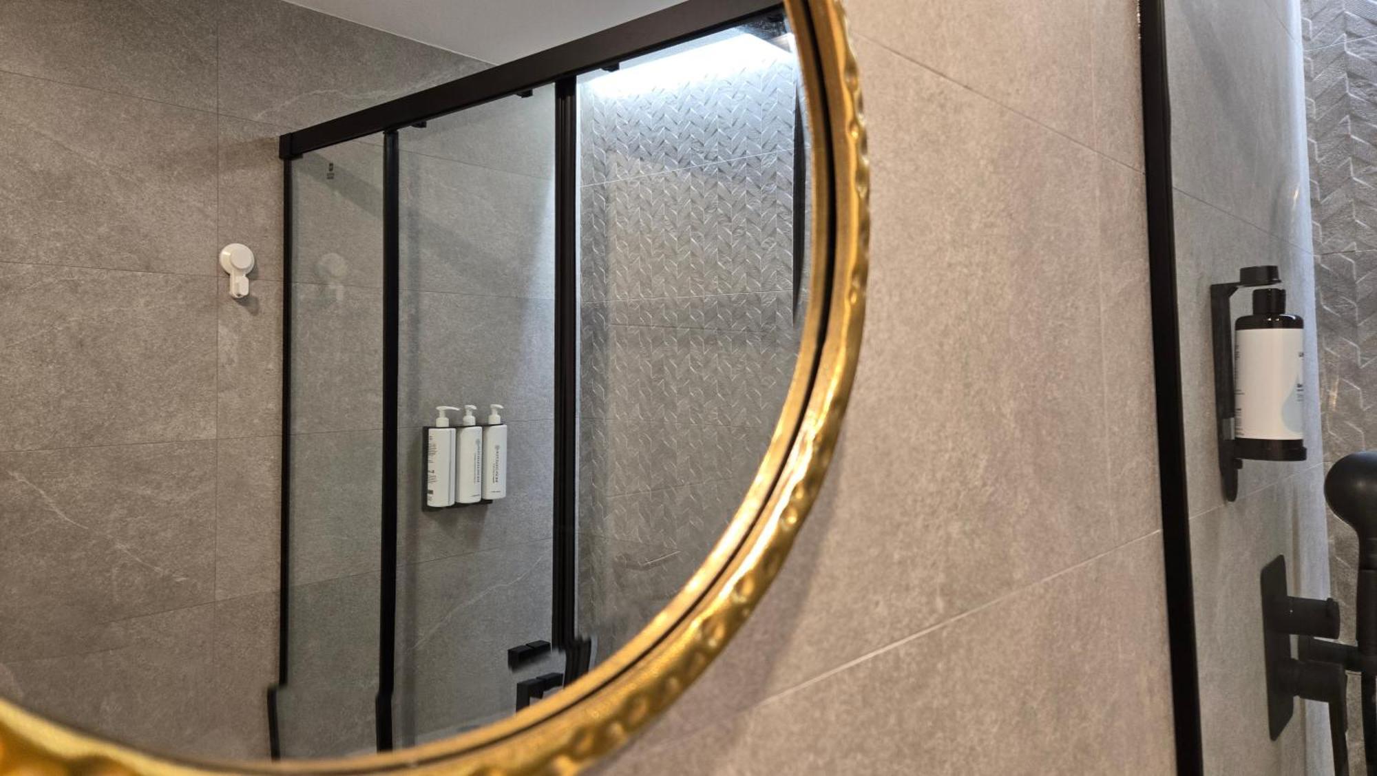 Zambra Arthouse By Del Parque Flats